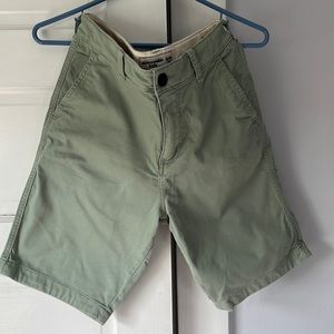 Abercrombie kids Khaki shorts size 15/16 in great used condition.